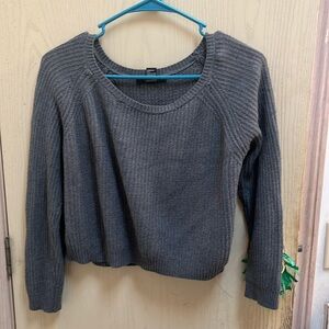 Cropped gray sweater, size Medium